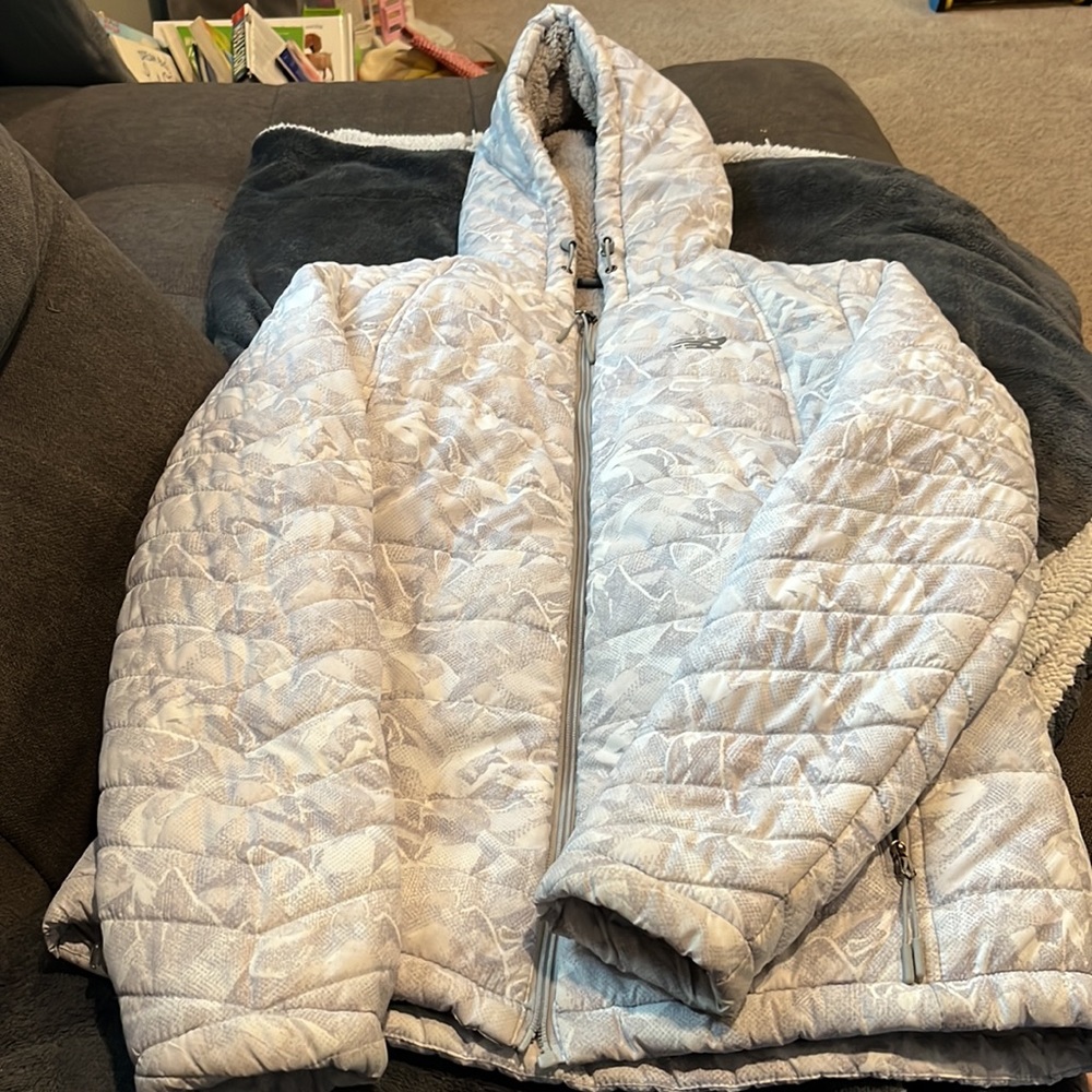 B 3   Women’s New Balance Coat - Picture 4 of 4